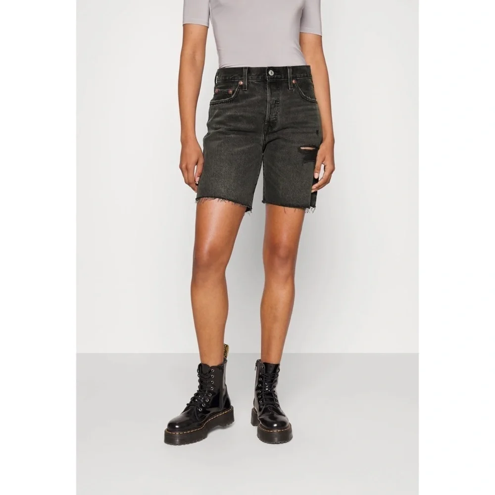 NEW Levi's 501 90s Long Cutoff Jean Shorts in Beach Cut Washed Black Size 25